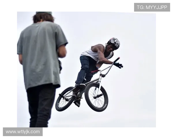 成都极限运动队以76分领跑极限运动会积分榜展现强劲实力